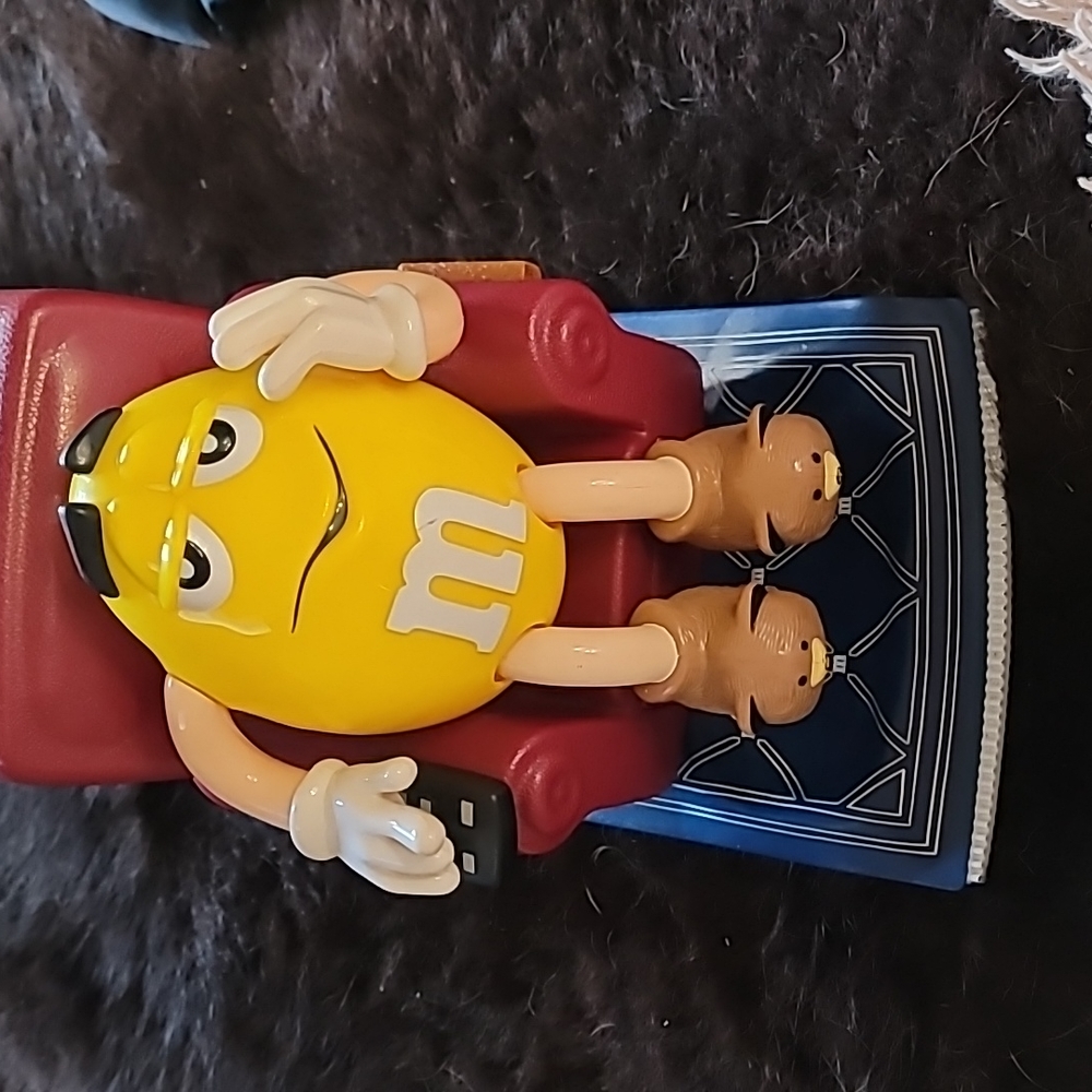 Vintage M&M Dispenser Yellow M&M In Recliner Chair 1999 Excellent Condition